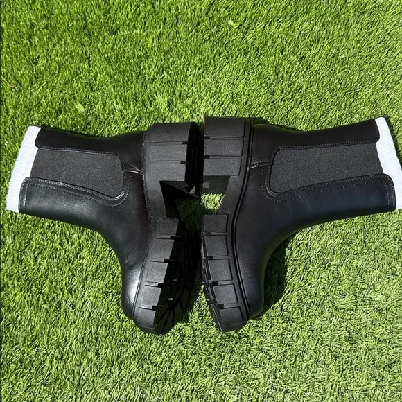 Black Chelsea Platform Boots - Women's Chunky Ankle Boot - Picture 7 of 9